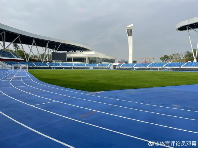 整部电影用了300颗照明弹来重现当年战场上的照明效果，共烧掉300多公斤烟油和近5吨的旧报纸，设置相当于十部大战争剧总和的5万个地面子弹点，打造了一个硝烟弥漫、炮火四起的真实战场